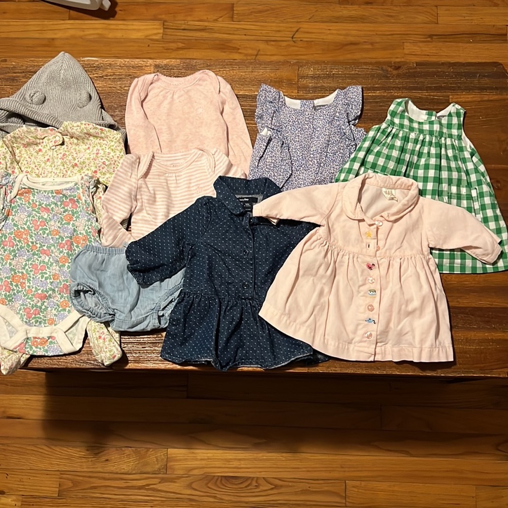 Baby gap baby girl size 0-3 set10